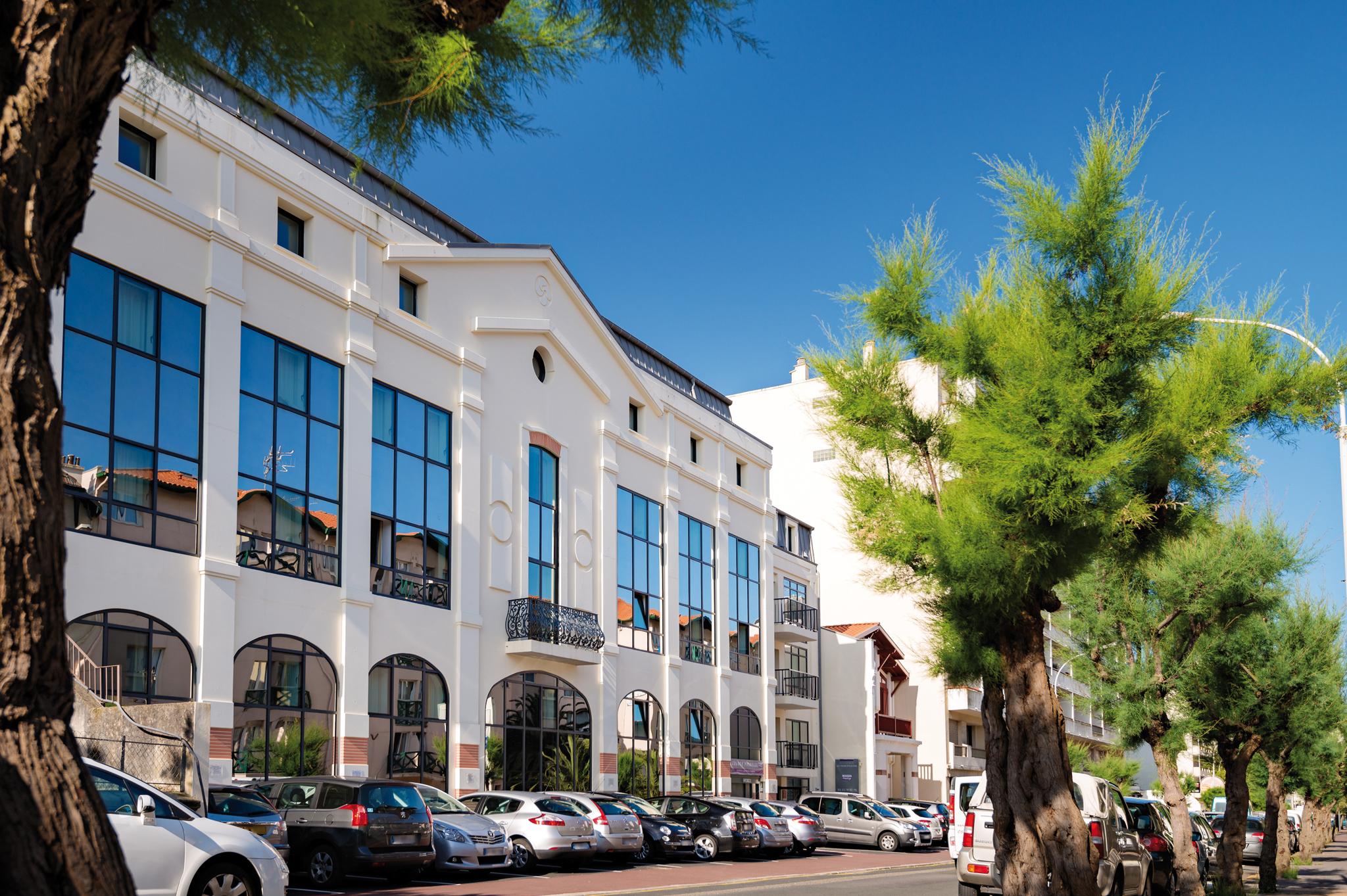 Lagrange Vacances Les Patios Eugenie Aparthotel Biarritz Exterior photo