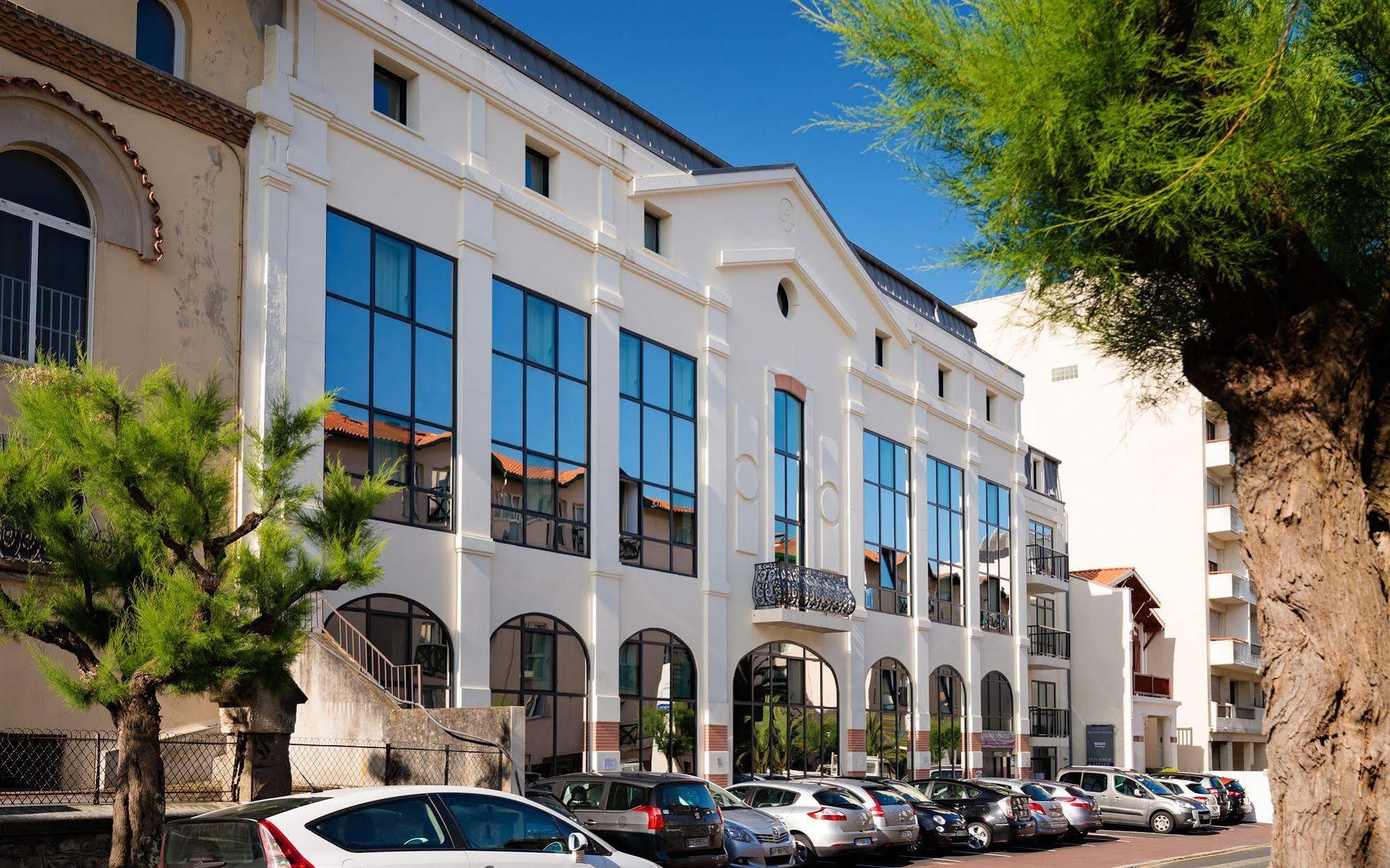 Lagrange Vacances Les Patios Eugenie Aparthotel Biarritz Exterior photo